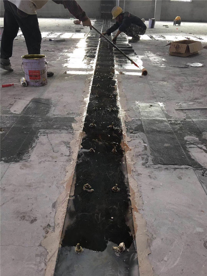 1570760912769795.jpg 外贴型钢加固现场案例6.jpg